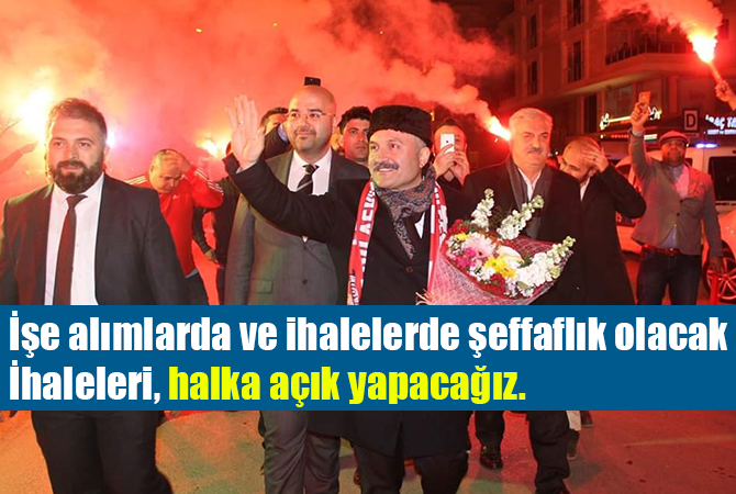 Coşkuyla ve meşalelerle karşılanan Usta Atakum’lu  hemşehrilerine seslendi.