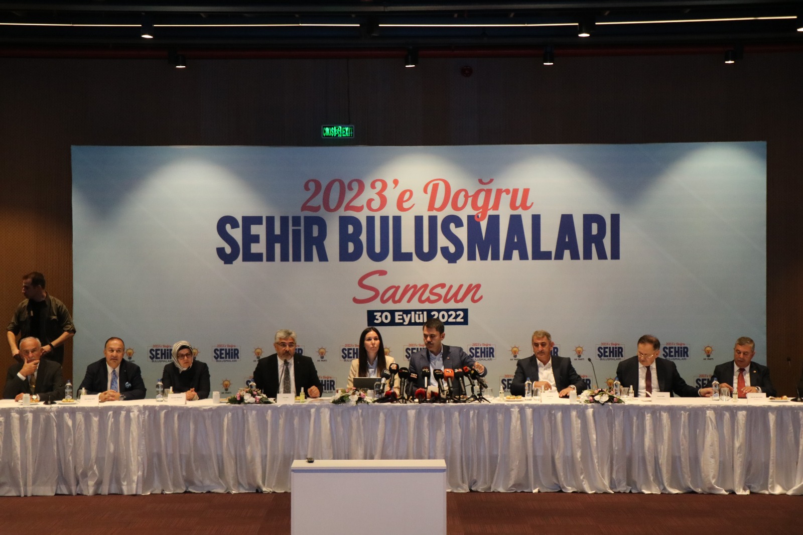 Çevre, Şehircilik ve İklim Değişikliği Bakanı Murat Kurum, bugüne kadar Türkiye’de 3 milyon konutun dönüşümünü tamamladıklarını, 12 milyon vatandaşın güvenli konutlarda yaşamasını sağladıklarını söyledi