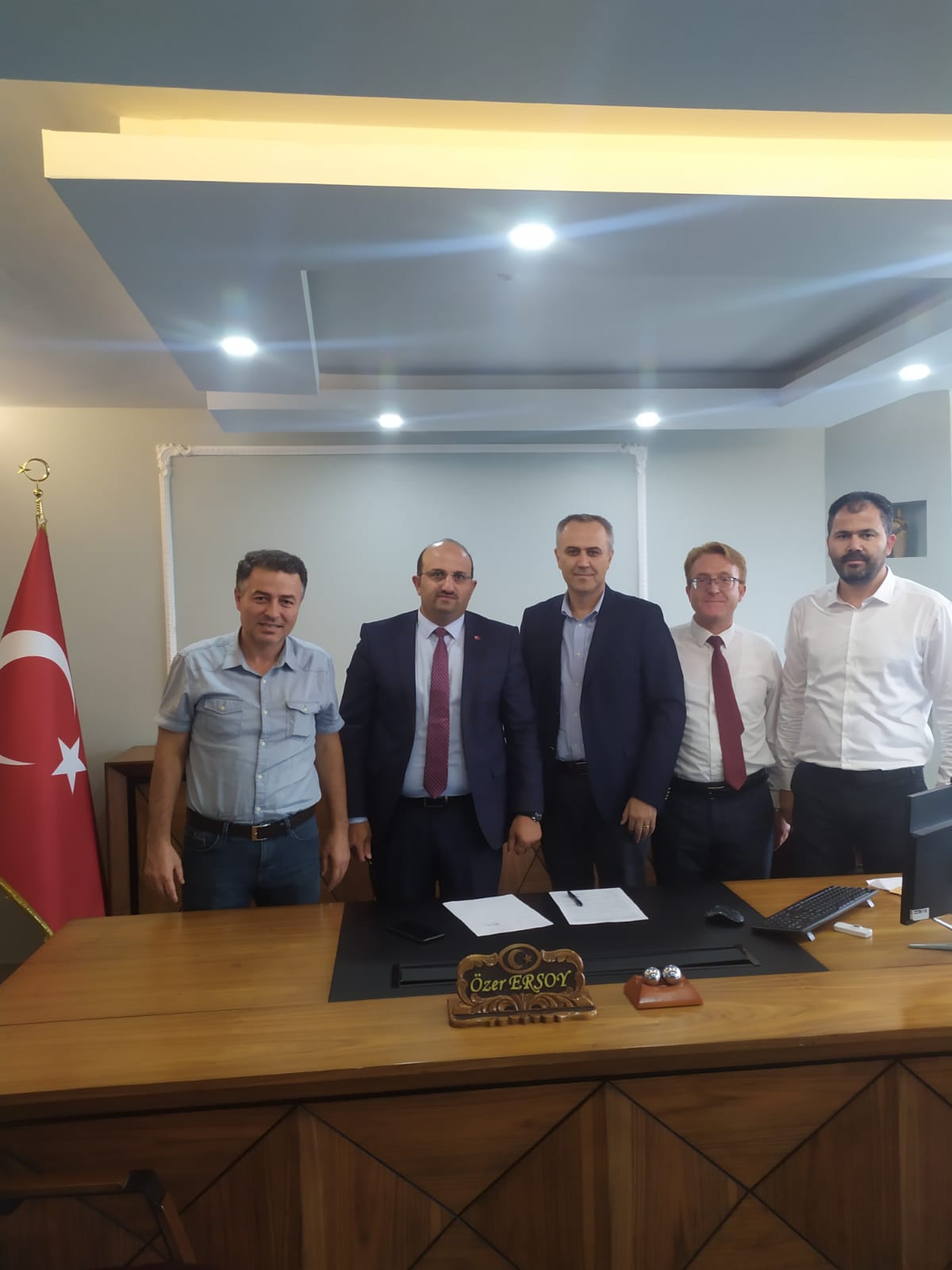 Samsun'da İlkadım Milli Eğitim Müdürlüğü personeli, banka ile yapılan yeni sözleşme sonrası 10 bin 500'er lira daha almaya hak kazandı