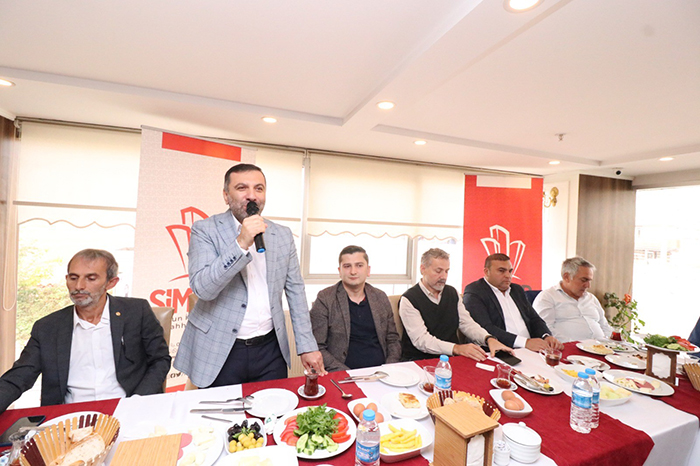 Samsun'da Kavak Belediye Başkanı İbrahim Sarıcaoğlu, ilçenin konut ihtiyacının karşılanması için müteahhitleri yatırıma davet etti