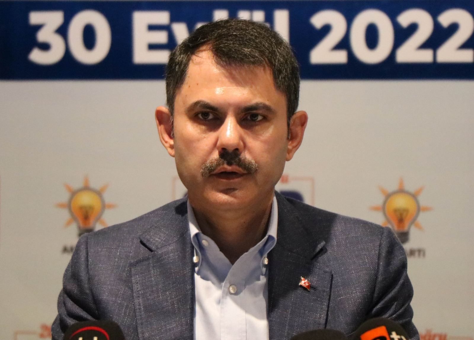 Samsun'da konuşan Çevre ve Şehircilik Bakanı Murat Kurum, Atakum ve Canik ilçelerinde 'arazi problemleri'nden dolayı sosyal konutlarla ilgili sözleşme yapılamadığını açıkladı