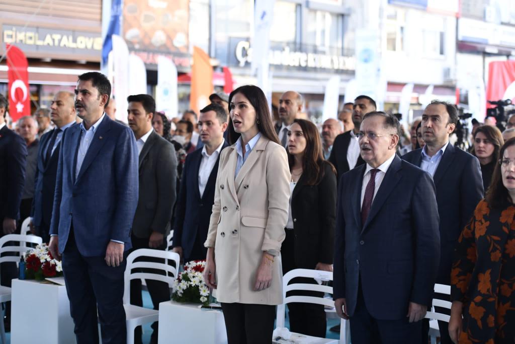  Samsun'da Subaşı Meydanı ve Yeraltı Mekanik Otopark Projesi ile birlikte 17 yatırım ile 2 temel atma programı, Bakan Murat Kurum'un katılımıyla gerçekleştirildi