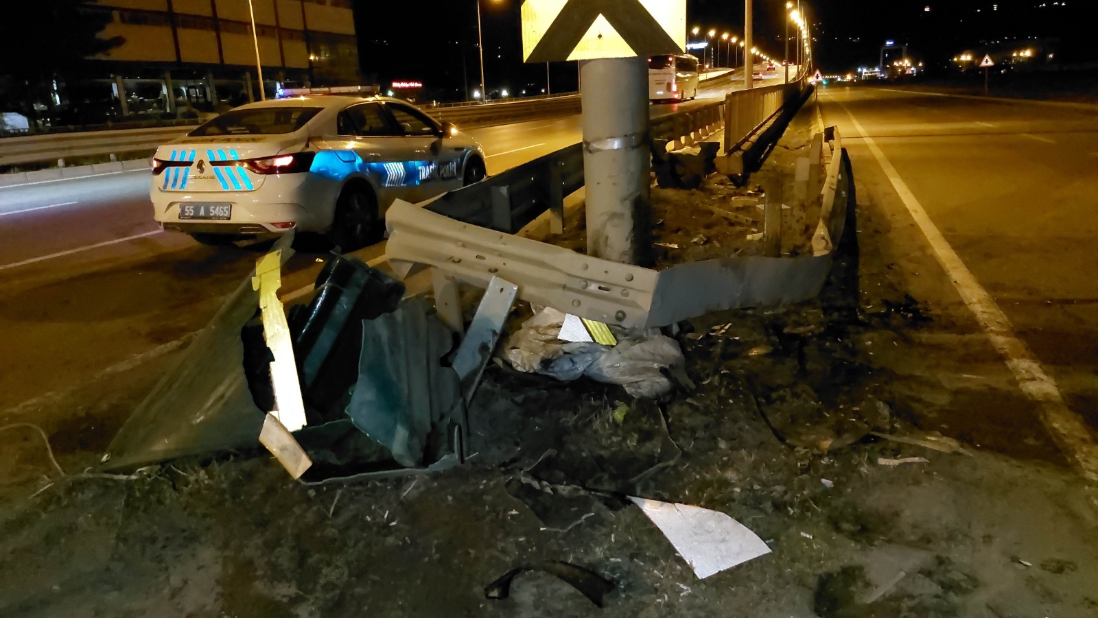  Samsun'un Tekkeköy İlçesi7nde meydana gelen trafik kazasında şoför, mucize bir şekilde hayata tutundu