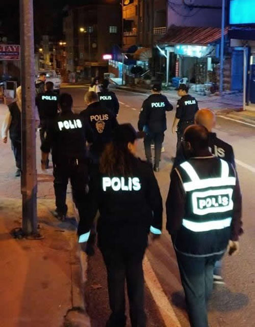 Samsun’da aranan şahıslara yönelik yapılan operasyonda 24 kişi gözaltına alındı