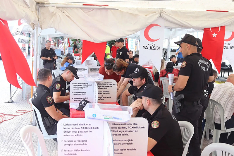 Kan bağışı kampanyası
SAMSUN POLİSİNDEN
‘GÖNÜLDEN’ DESTEK