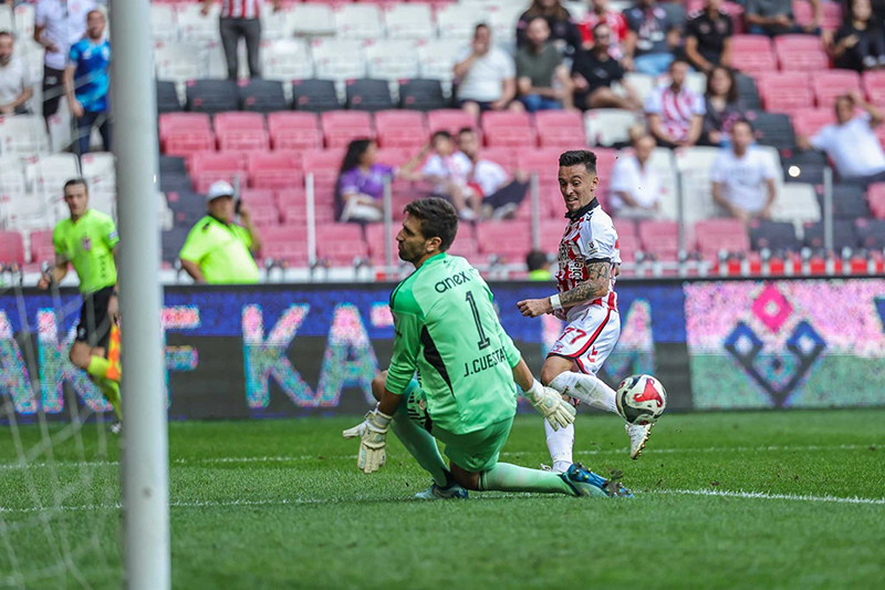 Antalyaspor mağlubiyeti ŞOK etti
SAMSUNSPOR
EVİNDE
KAYIP!