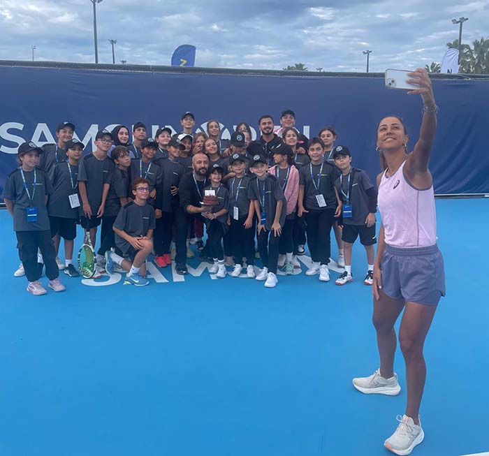 Samsun'da TENİS heyecanı
MİLLİ YILDIZA
SÜRPRİZ PARTİ!