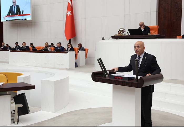 Samsun Milletvekili Usta'dan
SERT açıklama:
'BÖLÜCÜLER TÜRK
DEVLETİNİ TEHDİT
EDİYOR!..'