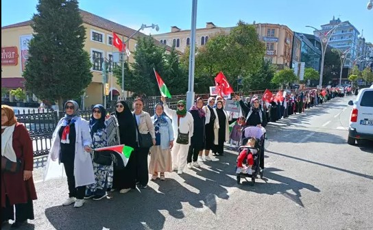 Kadınlardan insan zinciri
SAMSUN'DA
'SESSİZ' ÇIĞLIK