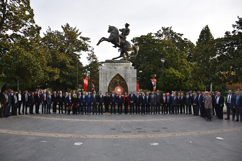 Samsun’da 24 Kasım törenleri
'ÖĞRETMENLERİMİZE
MİNNETTARIZ!'
