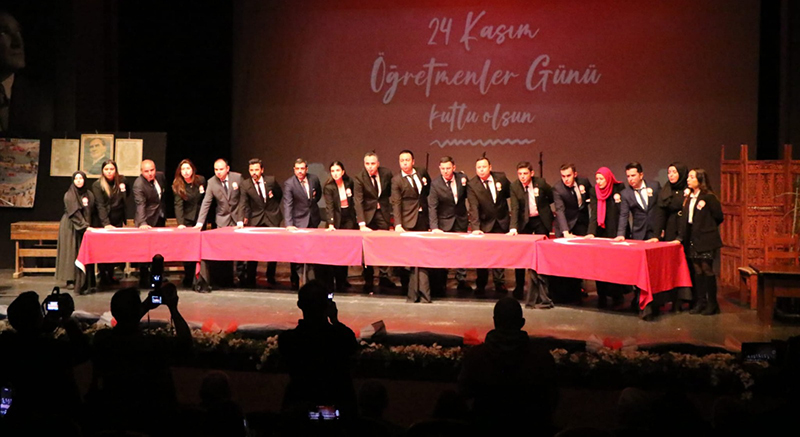 Samsun’da 24 Kasım törenleri
'ÖĞRETMENLERİMİZE
MİNNETTARIZ!'