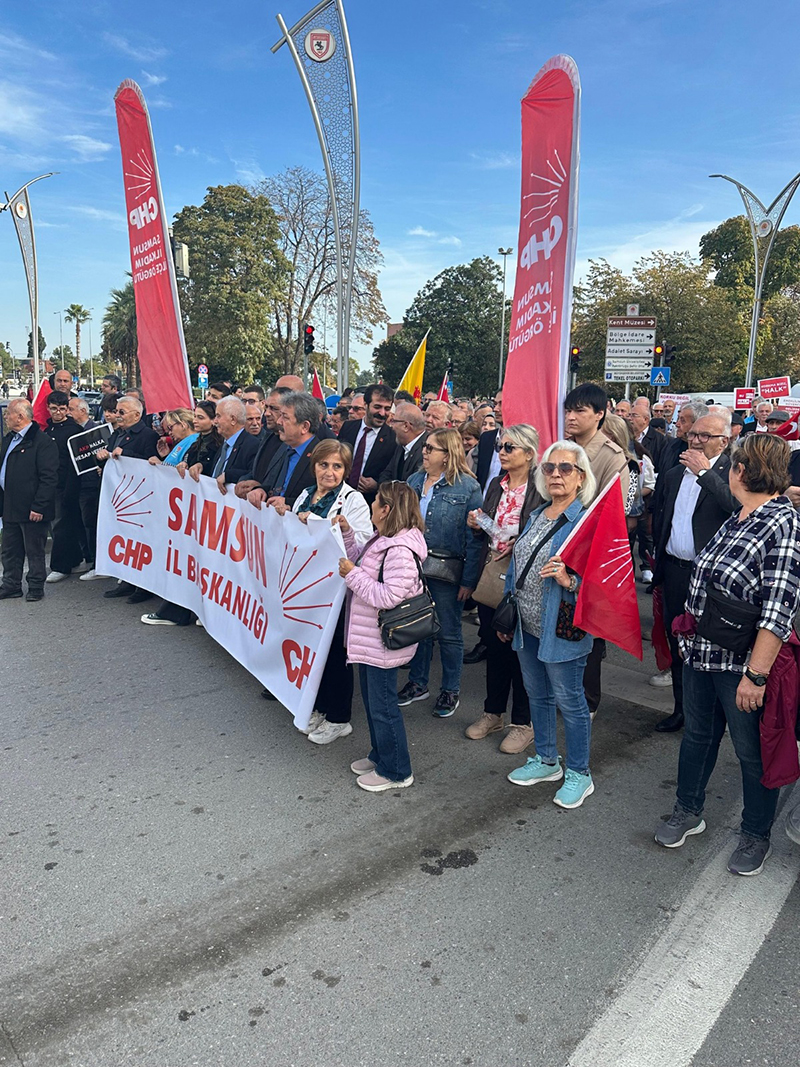 KESK, Samsun'dan seslendi
'GEÇİNEMİYORUZ!..'