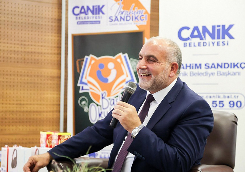 Canik'te eğitime tam destek
ÖĞRENCİLERDEN
SORU YAĞMURU!