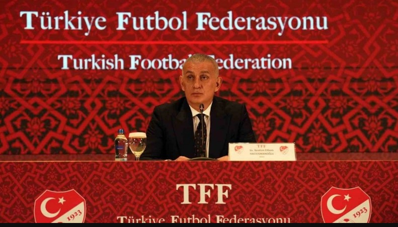 Samsunspor'un verilmeyen penaltısı
'VAR'DAKİ HATAYI
KABUL ETMİYORUM!..'