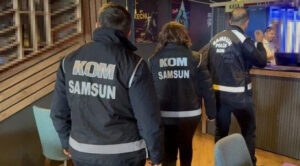 Yılbaşı denetimleri sürüyor

Samsun polisinden 
ÜST ÜSTE
BASKINLAR!