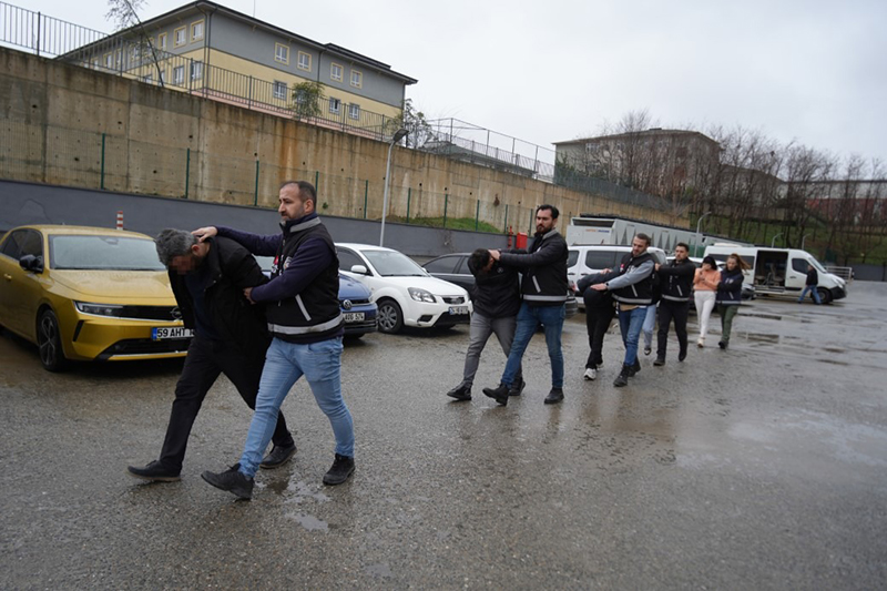 'Sazan Sarmalı'
SAMSUN'a uzandı....
3.5 MİLYARLIK
VURGUN!