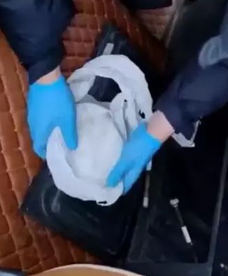 Samsun'da UYUŞTURUCU sevkiyatı
TIR'A BASKIN!