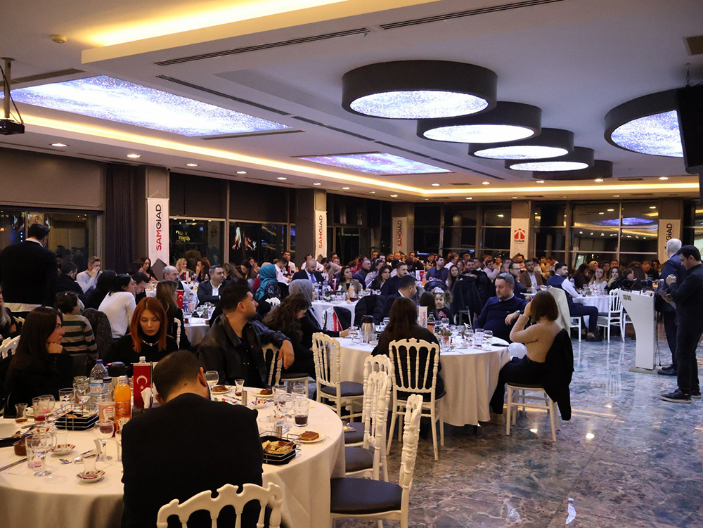 GENÇ İŞ İNSANLARI