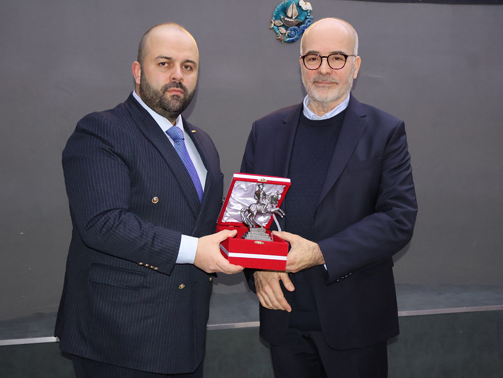 GENÇ İŞ İNSANLARI