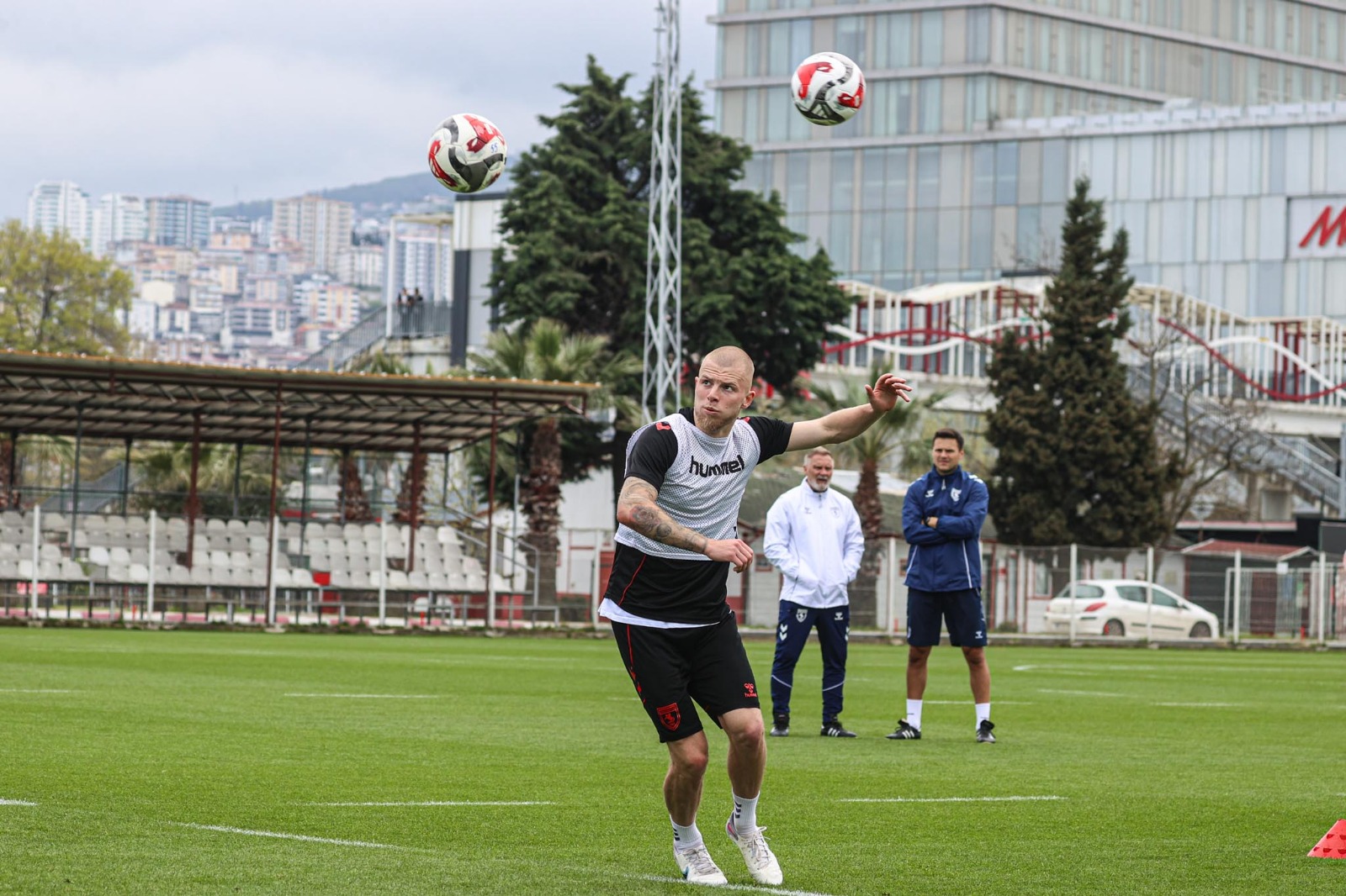 Cihan ile Draguş Samsun'aDRONGELEN
TRABZON'a
SAMSUNSPOR İÇİN
ŞOK İDDİA!