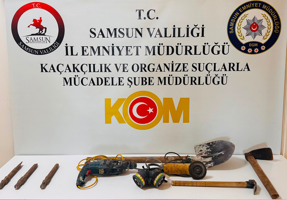GİZLİ GEÇİT