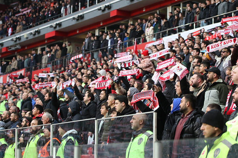 Fenerbahçe maçı öncesi alarm
SAMSUNSPOR'DAN
TARAFTARA
ÇAĞRI!