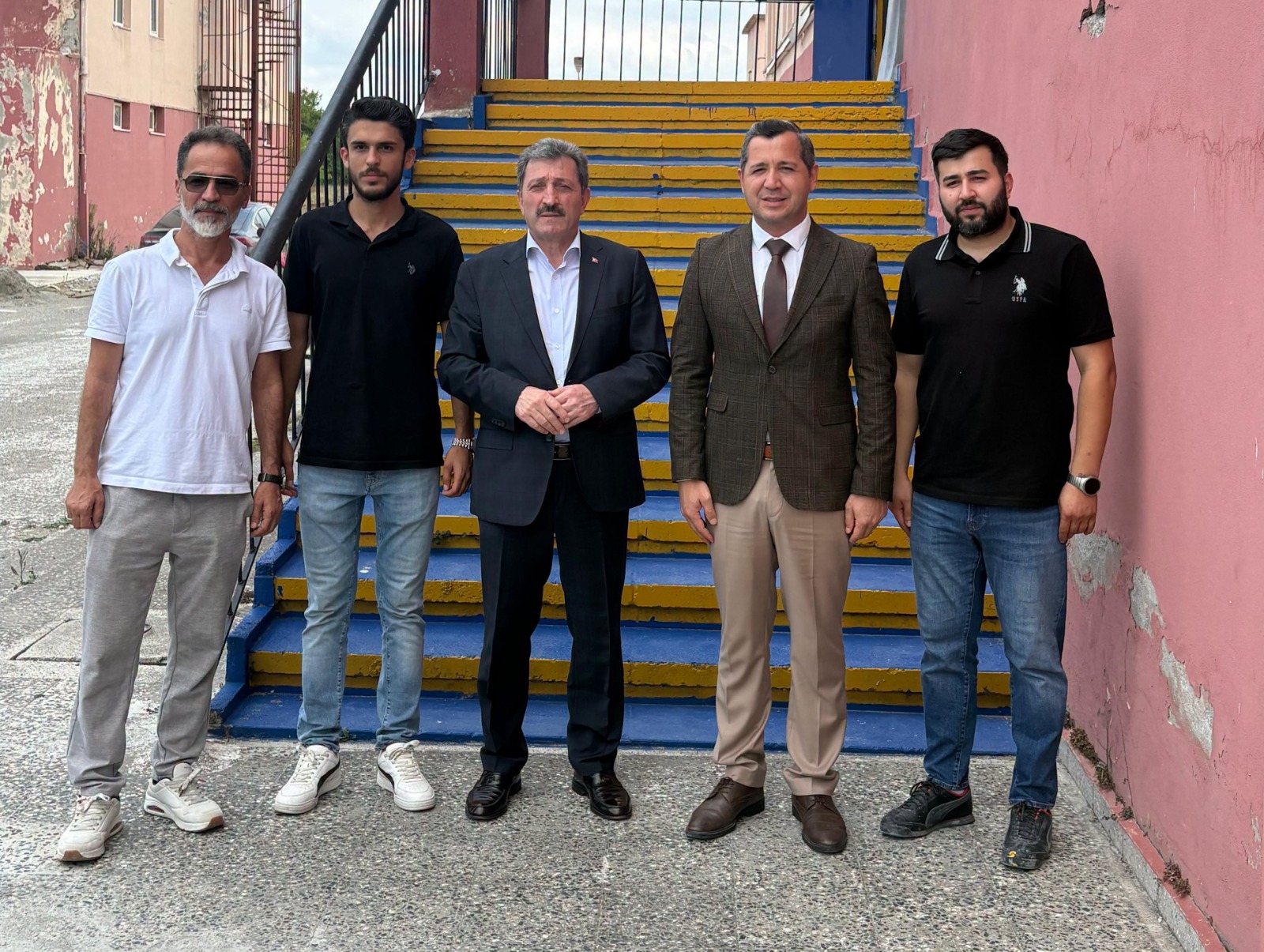 ÇÜRÜYEN BİNADAN FABRİKAYA!