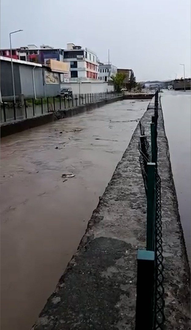 Samsun'da KUVVETLİ yağış
TAŞKIN ALARMI!