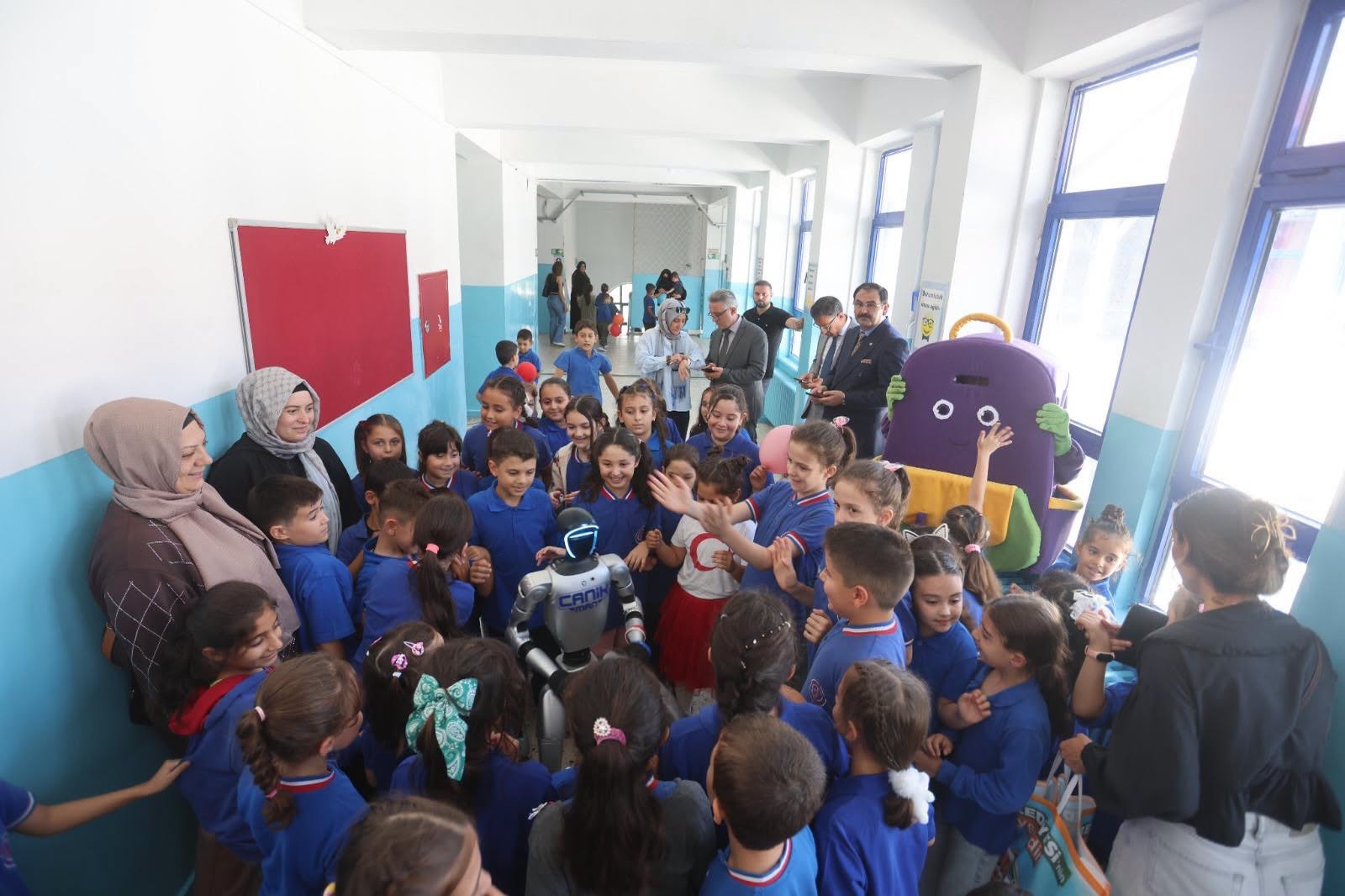 Canik'te EĞİTİM desteği
OKUL ÇANTASI
VE KIRTASİYE
BEDAVA!