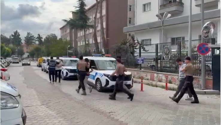 10 kişi gözaltında...
BAFRA
SOKAKLARI
GÜVENDE!