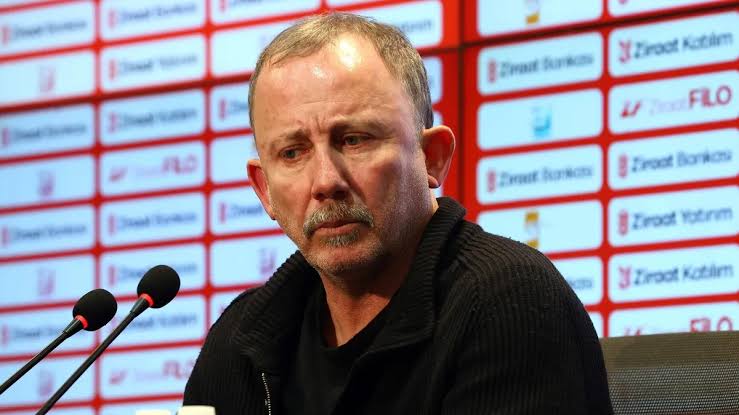 SAMSUNSPOR'DA
'SERGEN YALÇIN'
TEPKİSİ!