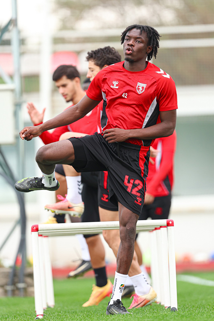 SAMSUNSPOR'DA
'ÇİFTE'
MESAİ!