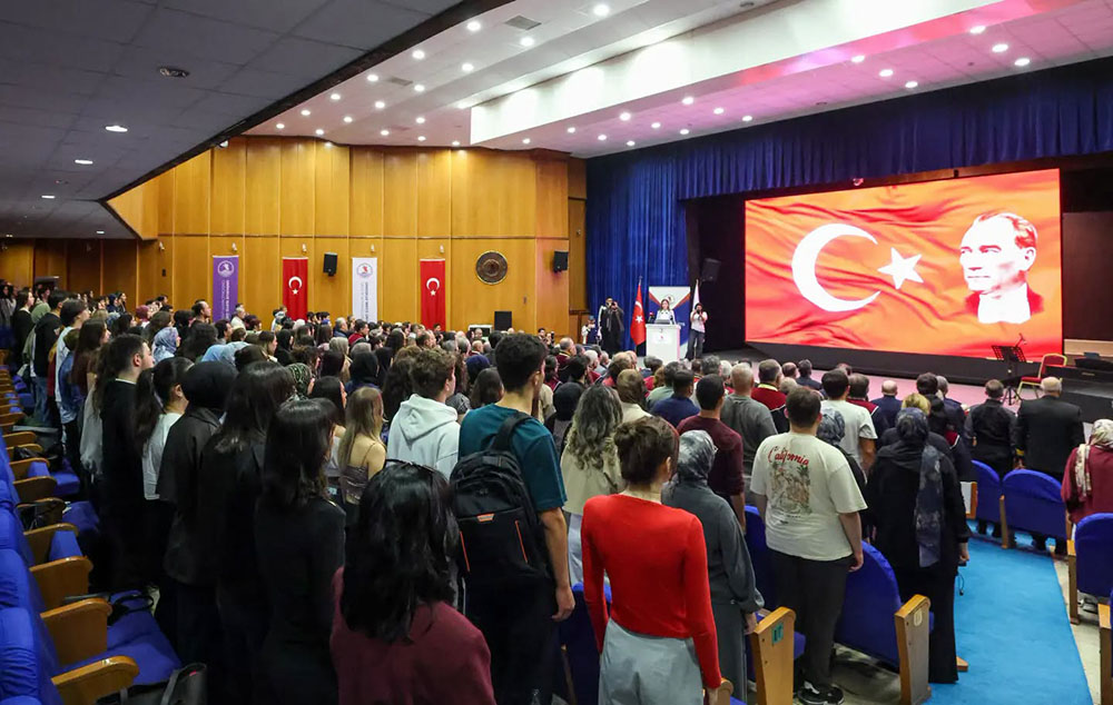 'İNSANLIK VİCDANININ GÜR SESİYİZ!'