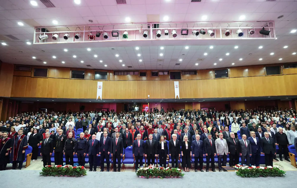 'İNSANLIK VİCDANININ GÜR SESİYİZ!'