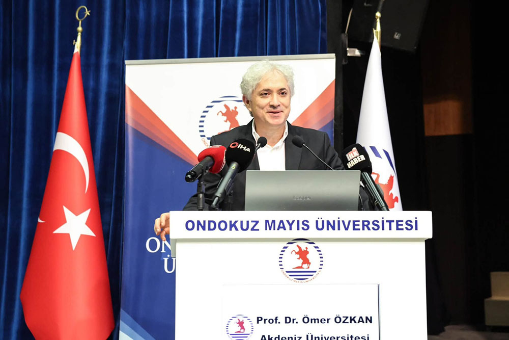 'İNSANLIK VİCDANININ GÜR SESİYİZ!'